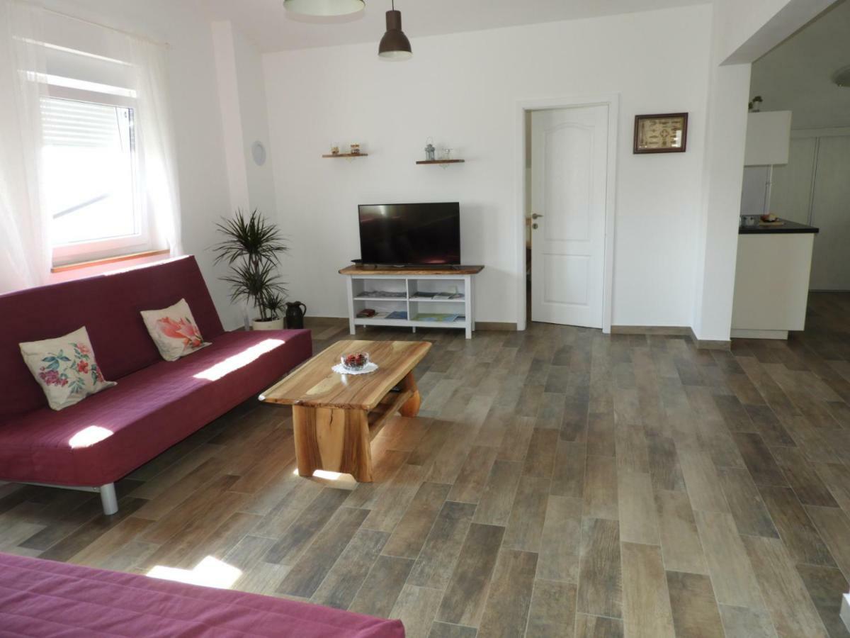 Apartment Thea Pula Ngoại thất bức ảnh