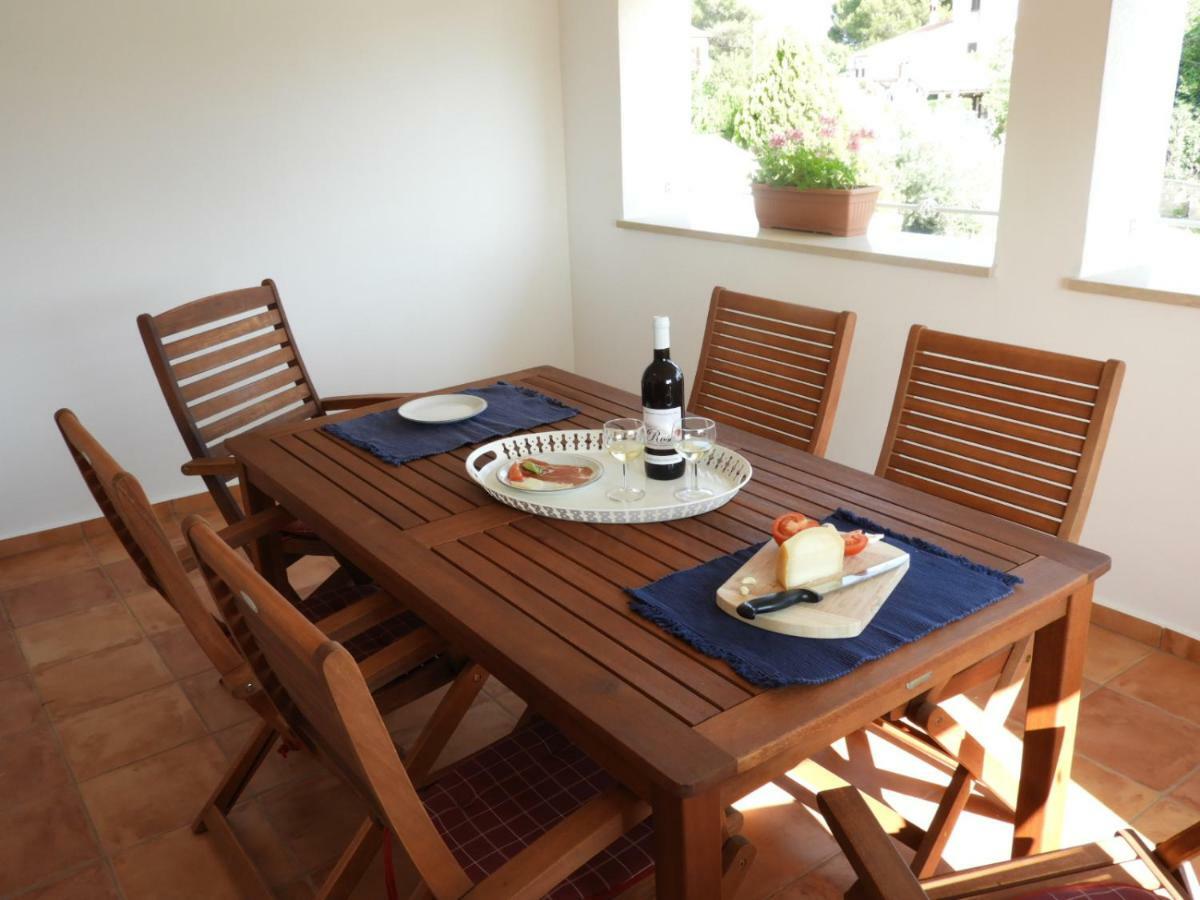 Apartment Thea Pula Ngoại thất bức ảnh